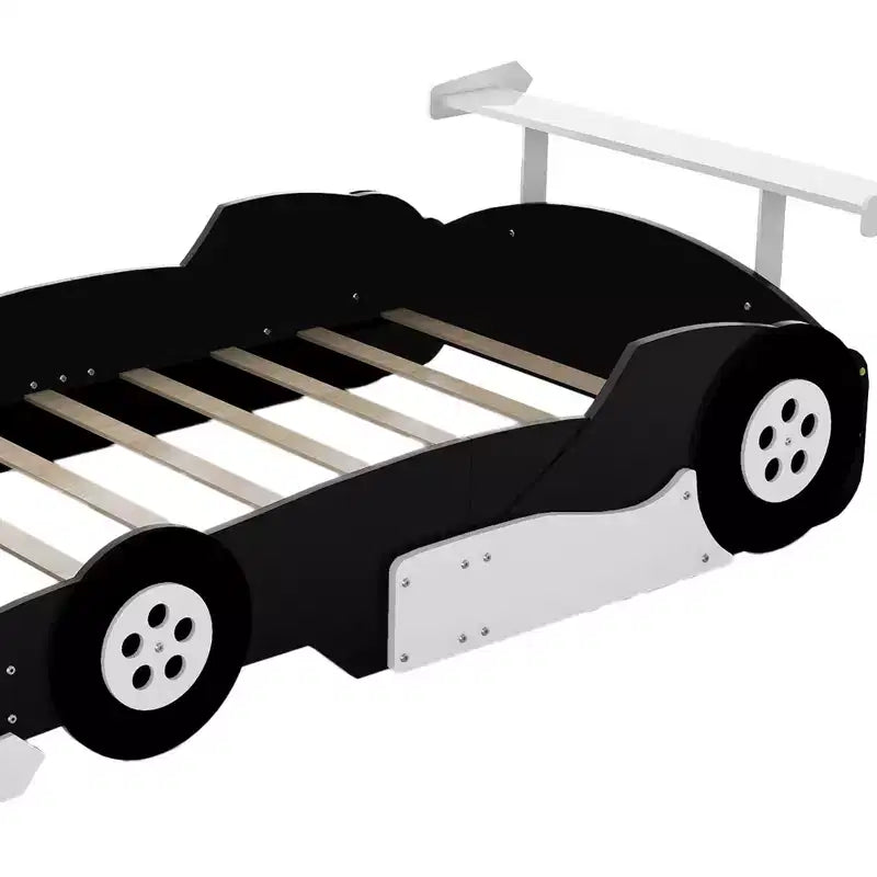 Lit plateforme simple en forme de voiture de course avec roulettes, au design unique