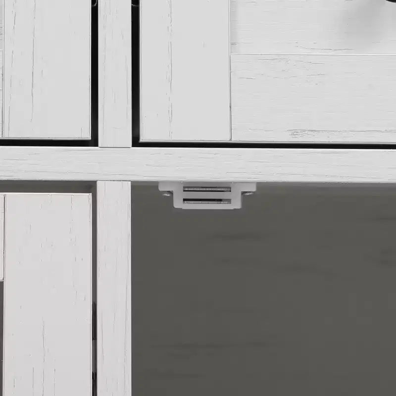 Îlot de cuisine de ferme 53 po avec prise de courant, abattant et roulettes – Desserte noire avec portes vitrées, 3 tiroirs et 5 étagères